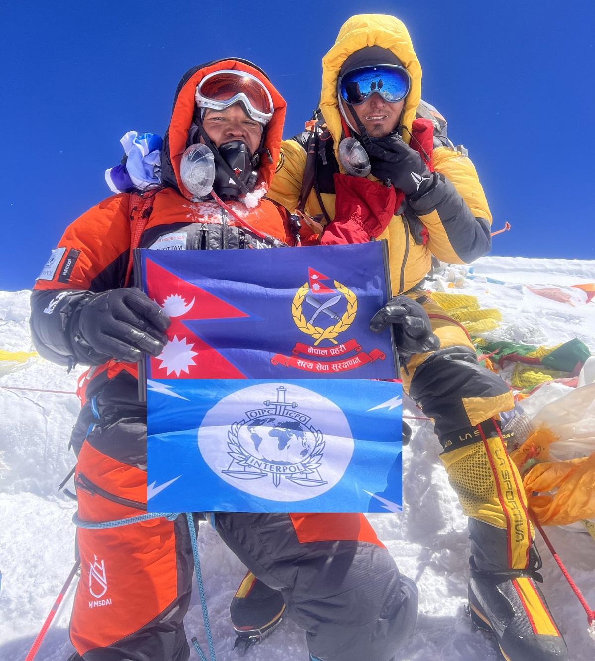 सगरमाथाको शिखर चुमेँ, तर खुशी बाँड्ने बुवा-आमा साथमा नहुँदा सबथोक अधुरो...